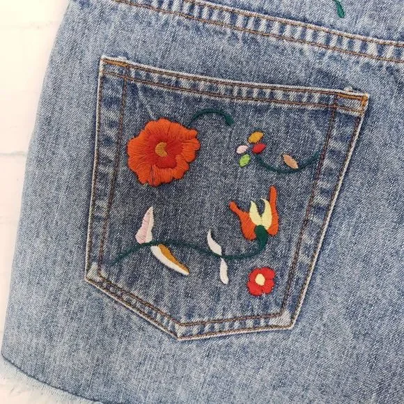 Boston Proper VTG Floral Embroidered Denim Shorts Size 6 Festival Boho Cut Off - Picture 6 of 9
